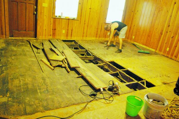 Subfloor Demolition in Pensacola